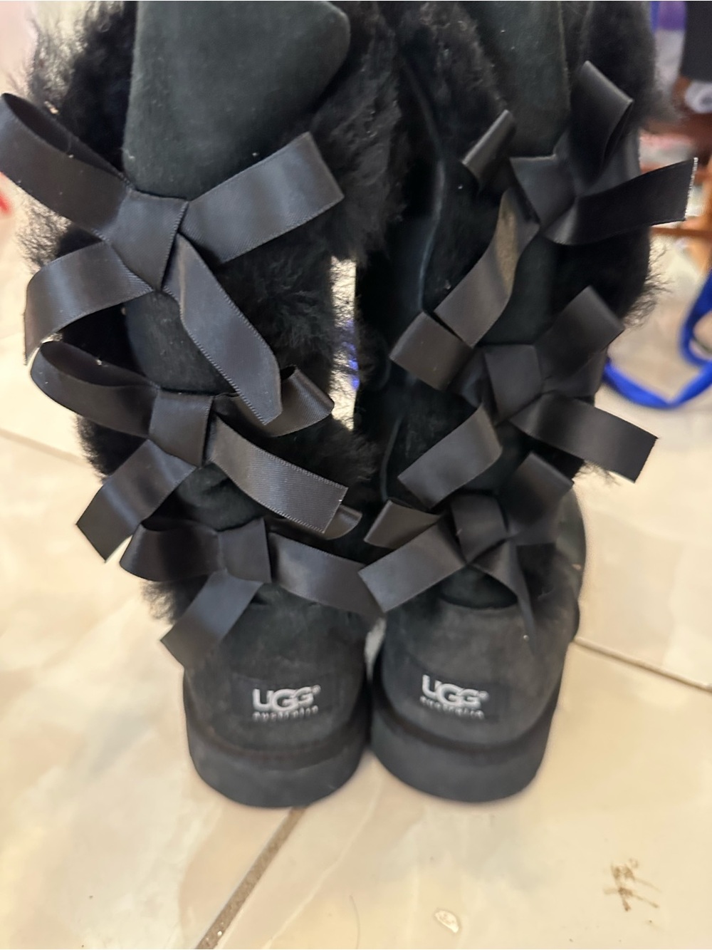 UGG Australia Black Shearling Bow-Back Short Boots size 6 vintage